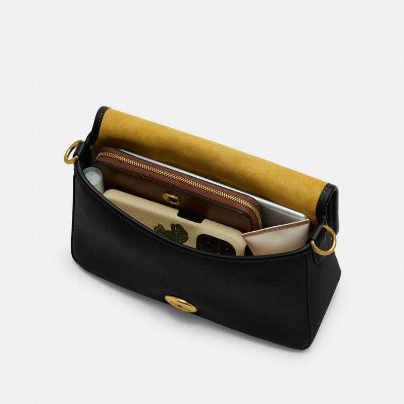 COACH 蔻驰(COACH)Coach经典复刻软面包肩包光滑皮革C扣设计百搭配色女