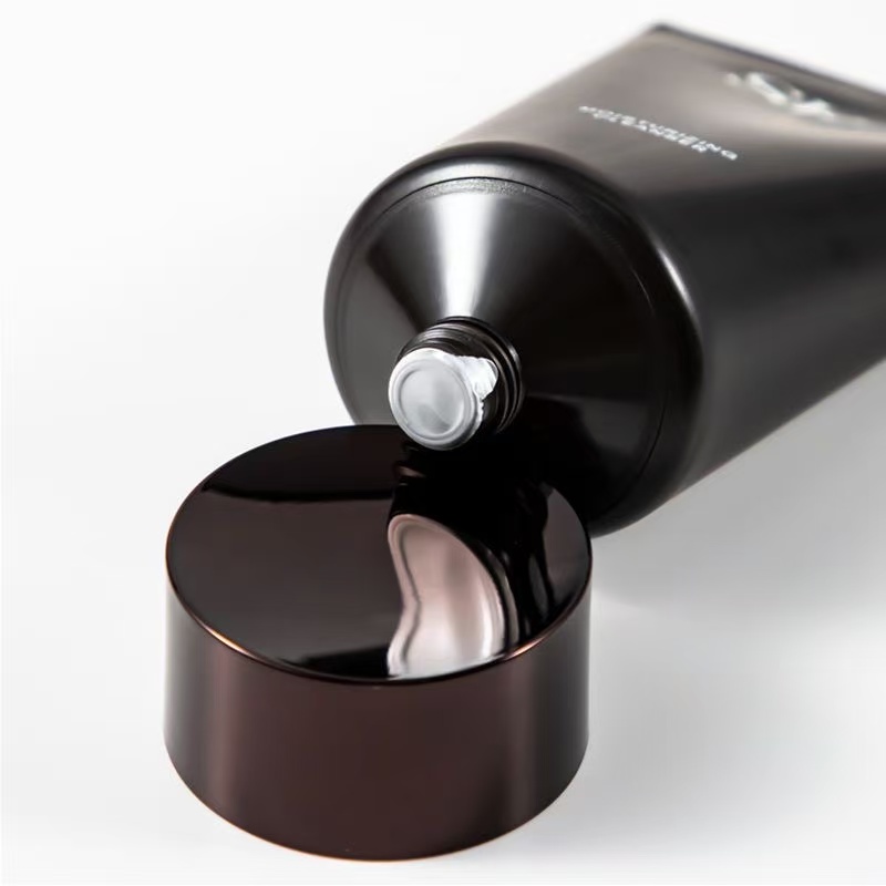 skII男士焕活保湿洁面霜高清大图