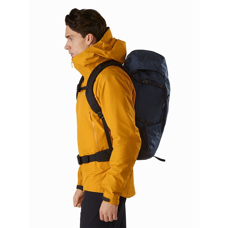 始祖鸟(arcteryx)男子硬壳 耐磨舒适 gore-tex 防水 beta fl 多功能