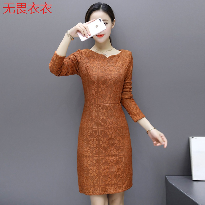 无畏衣衣2020新款女冬装韩版修身显瘦加绒打底裙蕾丝性感加厚保暖长袖连衣裙子