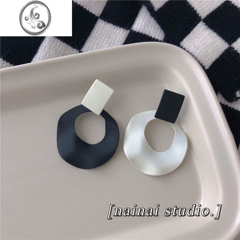 JiMi黑白撞色耳钉~ins冷淡风气质不对称耳环女百搭圆形复古耳饰潮耳夹图片