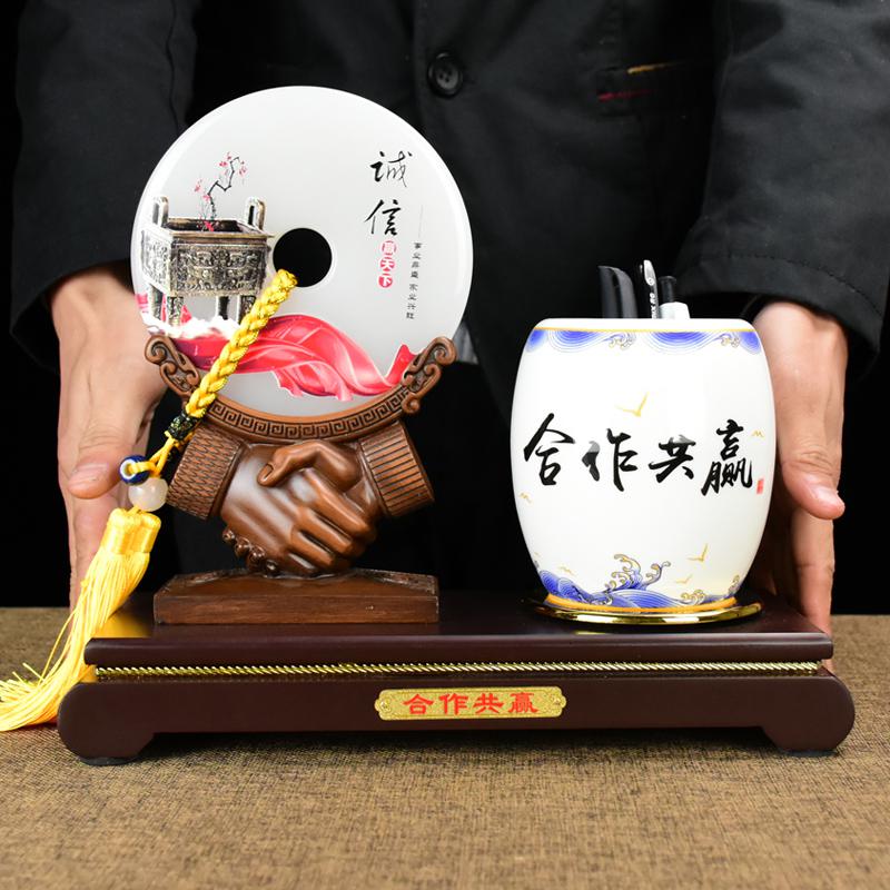 美帮汇合作共赢文台摆件笔筒办公室桌面创意实用装饰送客户商务礼品定制高清大图