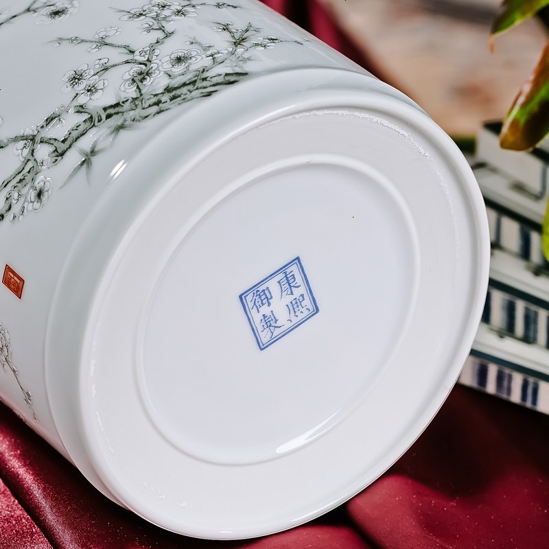 景德镇 陶瓷 白梅笔筒 素雅 摆件 文房四宝 花瓶花器 不含底座