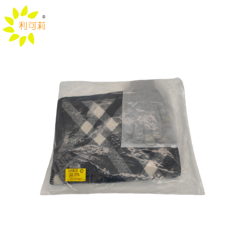 利可莉 防寒套装 围巾+手套 套高清大图