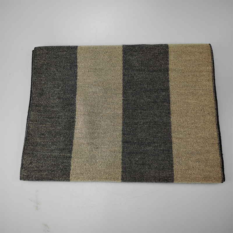 鸽护 围巾 GH472QDK-52 条高清大图