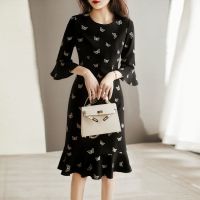 大码女装2021秋季新款韩版气质中长款胖mm减龄显瘦印花鱼尾连衣裙 图片色 L 建议(100-120斤)
