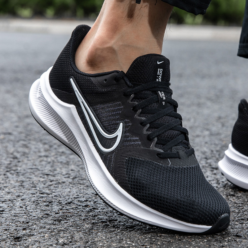 Nike耐克男鞋正品2021新款运动鞋男冬季健步减震跑步鞋