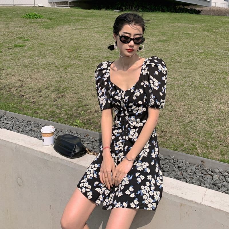 小雏菊泡泡袖连衣裙女2021春夏新款法式桔梗A字方领雪纺碎花裙子图片