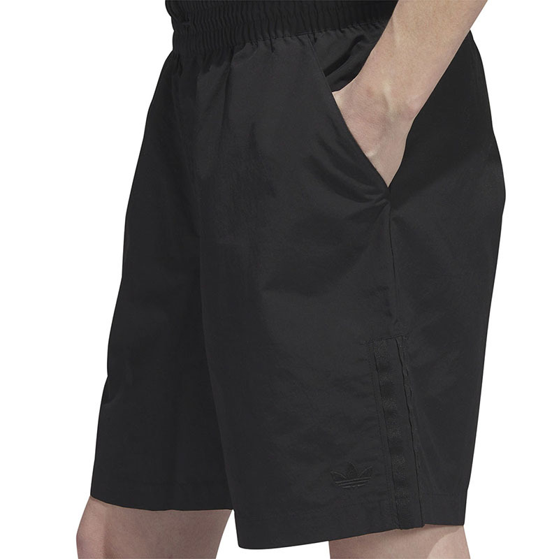 adidasoriginals纯色松紧腰直筒运动短裤男女同款黑色hs3016