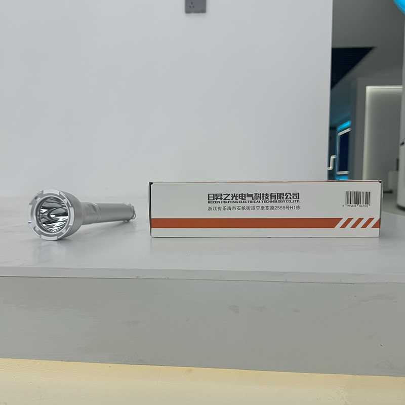 RECEN 防爆强光手电筒 RSC8028 个高清大图