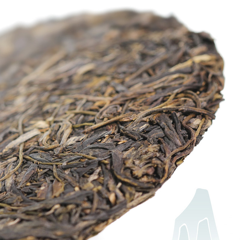 大益普洱生茶茶味厚重回甘悠长陈香突出赤羽金轮系列357g高清大图