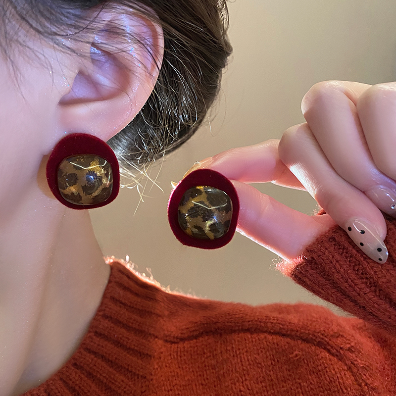 植绒不规则复古豹纹耳钉2024新款秋冬耳环轻奢小众高级感耳饰送女朋友老婆情人节七夕生日礼物