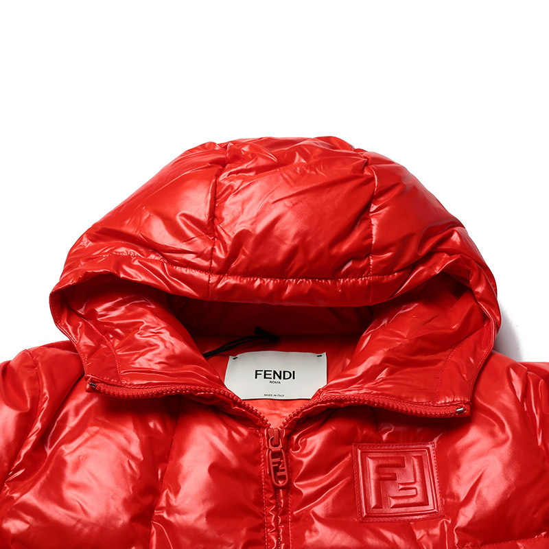 芬迪fendi女士亮面短款高领鸭绒连帽羽绒服上衣外套fan095ak85