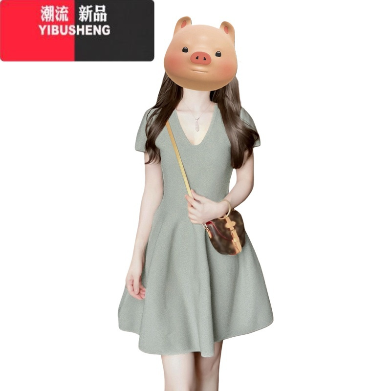 YIBUSHENG季新款法式V领卡其色连衣裙小个子女2024新款a字小众设计感短裙