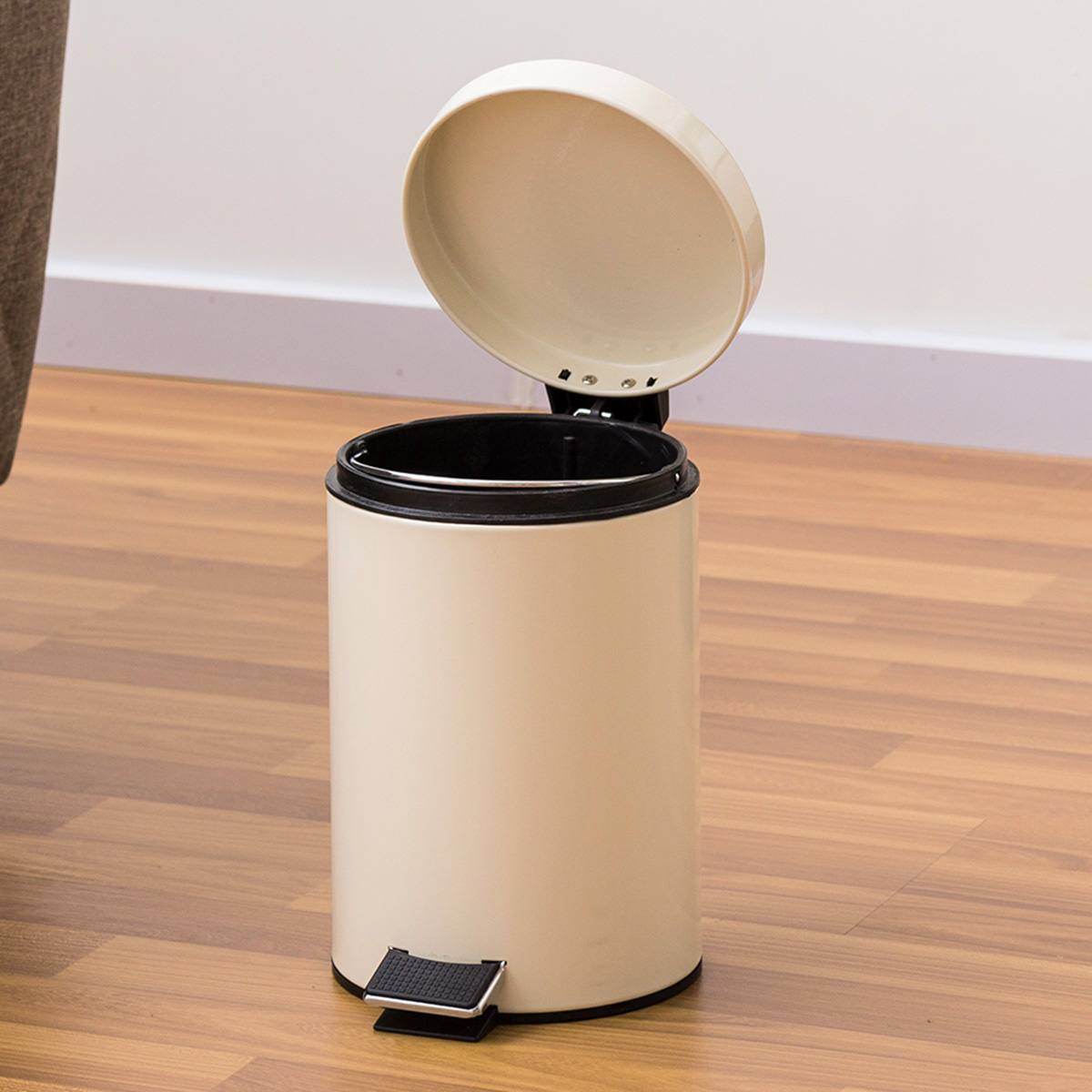 大容量家用创意翻盖收纳桶酒店办公室清洁桶视频介绍_欧润哲 垃圾桶 8