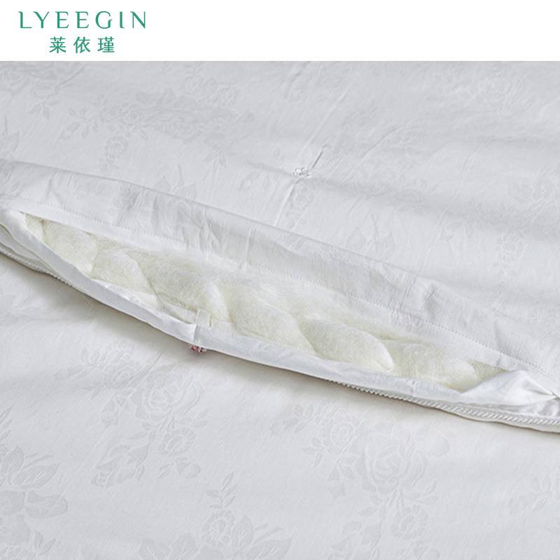 莱依瑾 双宫榨 蚕丝被 150*200cm4斤/张高清大图