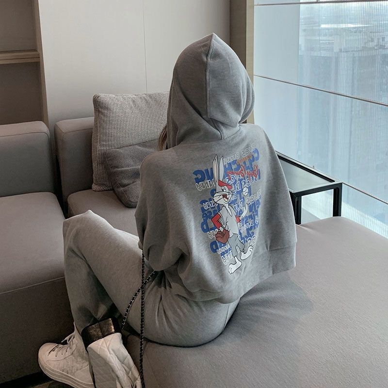春秋休闲卫衣套装女2021年新款俏皮减龄印花连帽卫衣配开叉半身裙