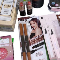 小学生化妆套装(粉底液+BB霜+眉笔+腮红+睫毛夹+睫毛膏+口红+发胶+皮圈+眼线笔+宝宝霜)