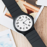 [明星同款]Casio/卡西欧 小黑表 MQ-24-7B2 轻薄百搭简约情侣表电子表男士女士通用 黑色