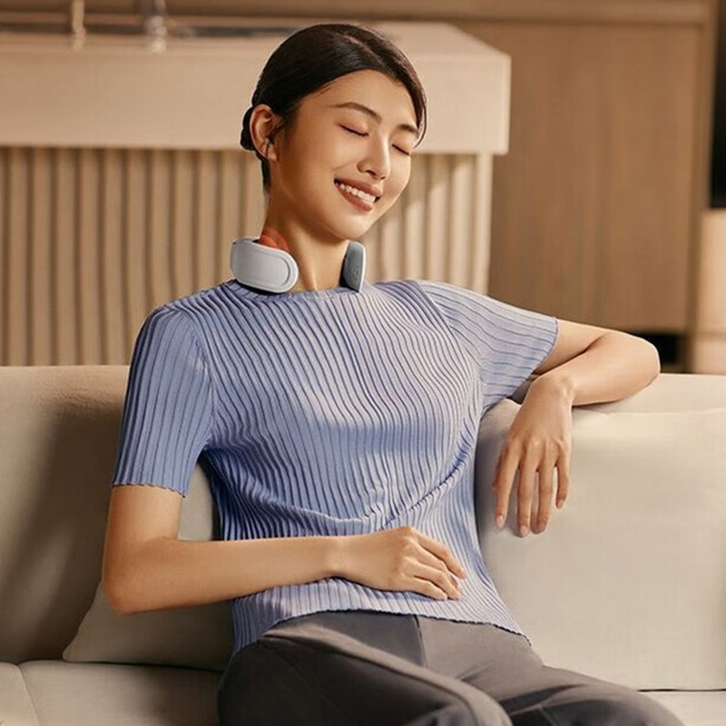 SKG颈椎按摩器热敷脉冲按摩舒适热敷按摩器时尚语音款4097高清大图