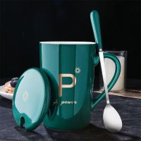 马克杯带盖勺咖啡杯带盖子陶瓷杯子带盖带勺子大容量水杯男士花茶 P姓 随机色-图案[单杯-无勺盖]