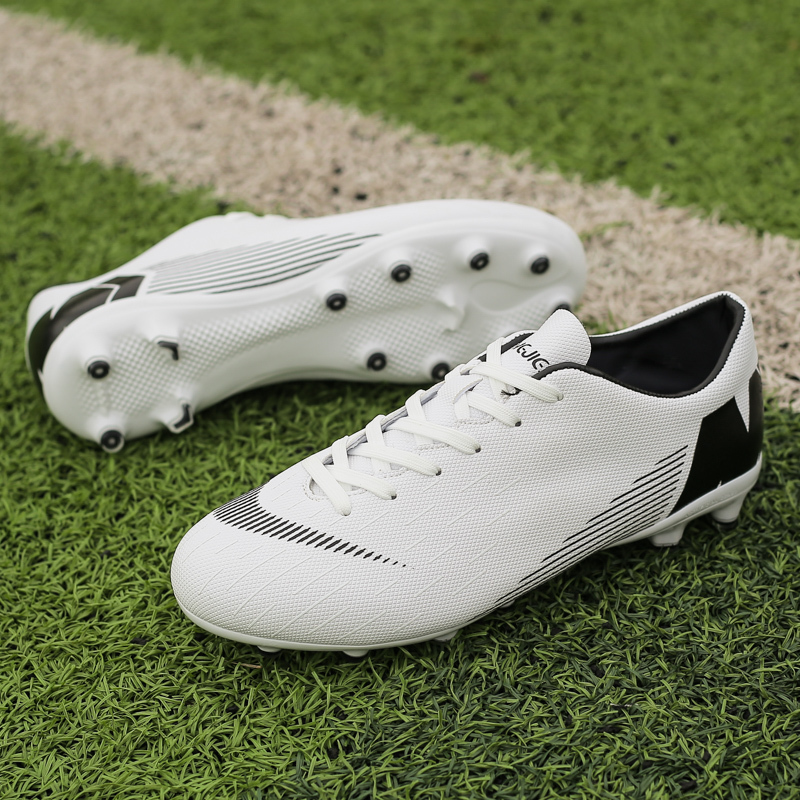 梅西足球鞋男长钉ag碎钉tf男童青少年女学生黑白色比赛耐磨训练鞋视频