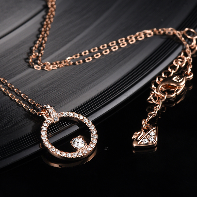 施华洛世奇(SWAROVSKI)CreavityCircle简约圆圈水晶项链人造水晶 送恋人 玫瑰金色5202446