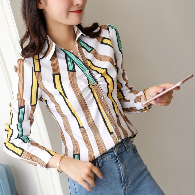 妍鸢秋装新款女2020韩版修身女衬衫百搭V领显廋打底衫女长袖印花上衣