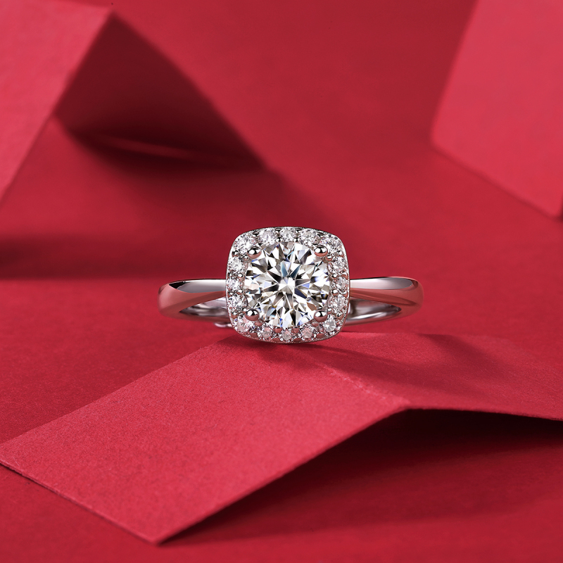 玖钻珠宝 925 银莫桑石戒指 正版小方糖钻戒公主结婚求婚戒指女R13157高清大图