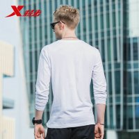 特步(Xtep)男运动长袖T恤正品2018秋新款圆领休闲针织上衣厚款套头衫882329039525