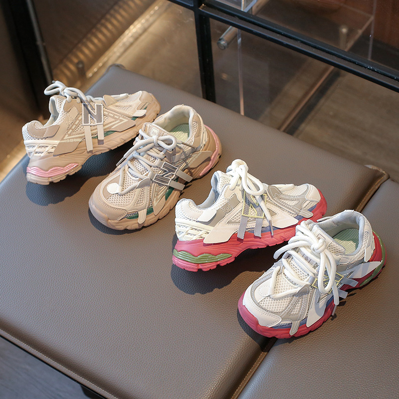 字母图案装饰韩版潮流拼接款百搭老爹鞋2025年春季男女童时尚单品