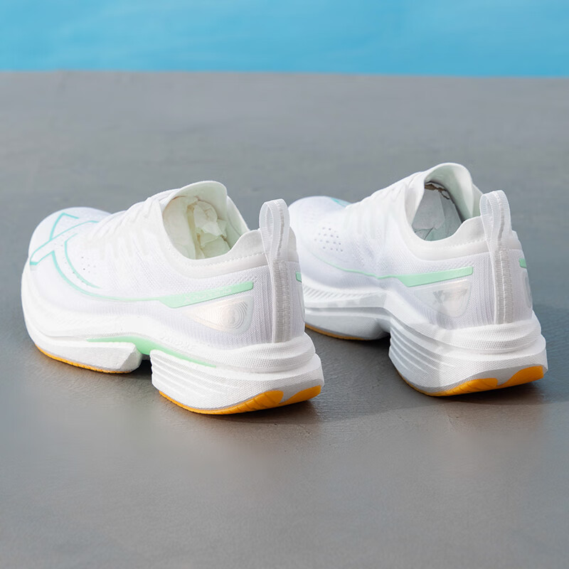 特步女运动鞋875218110031-231/双高清大图