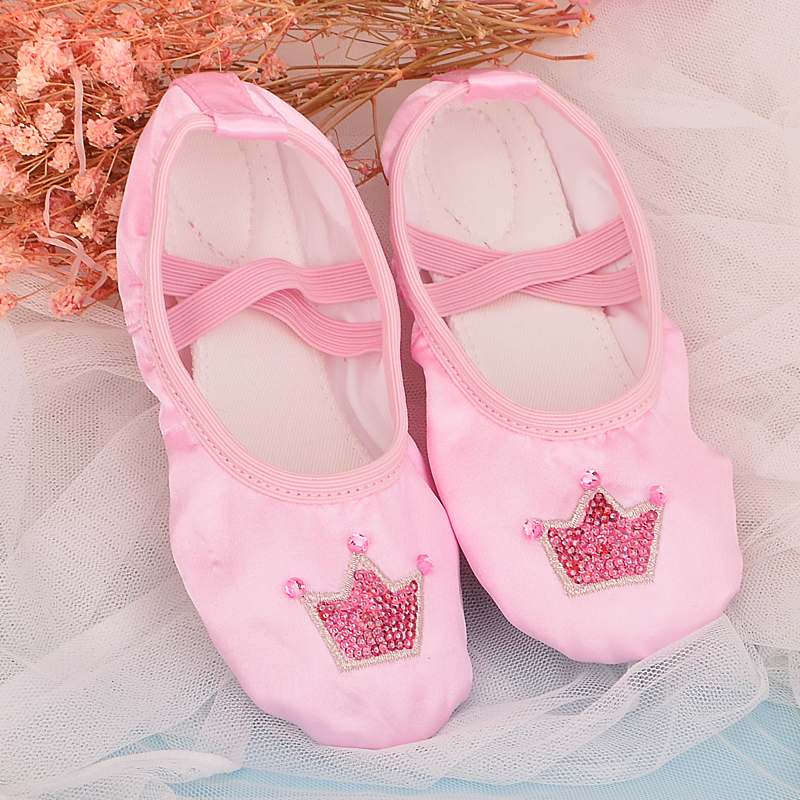 新款儿童芭蕾舞鞋女孩跳舞鞋练功形体演出舞蹈鞋幼儿园宝宝猫爪鞋