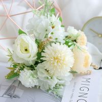 婚庆仿真花单束玫瑰绣球手捧假花客厅装饰摆件餐桌绢花艺塑料摆花 单束娜美白色