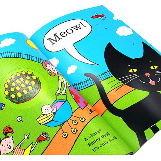 [正版]公园里的鲨鱼 进口英文原版 Shark in the Park 洞洞书 作者 Nick Sharratt 吴敏高清大图