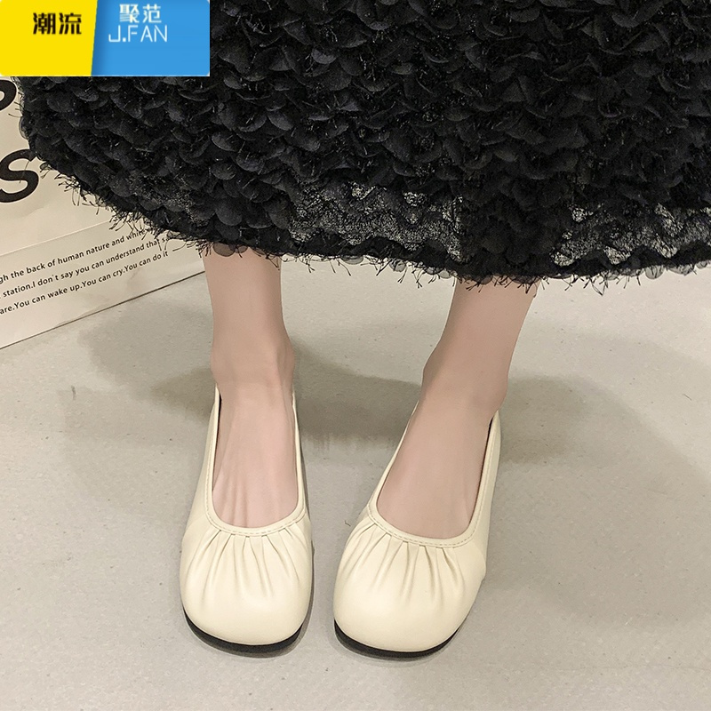 聚范平底褶皱单鞋女2024夏季新款浅口一脚蹬软皮休闲百搭配裙子奶奶鞋