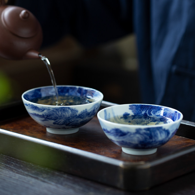 景德镇手绘山水普洱杯青花瓷主人杯单杯茶杯陶瓷高档手工满绘茶具 青花山水普洱杯L款-礼盒装高清大图