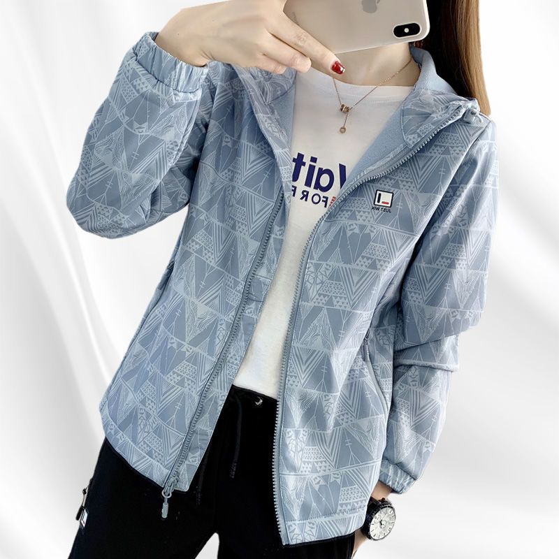 户外加绒软壳冲锋衣女21秋冬新款防水保暖连帽运动登山外套