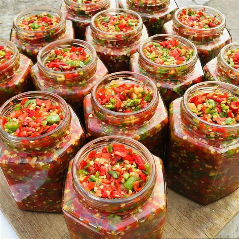 四川手工剁辣椒酱超特辣蒜蓉青红剁椒酱下饭菜蒜香辣椒酱罐装现做