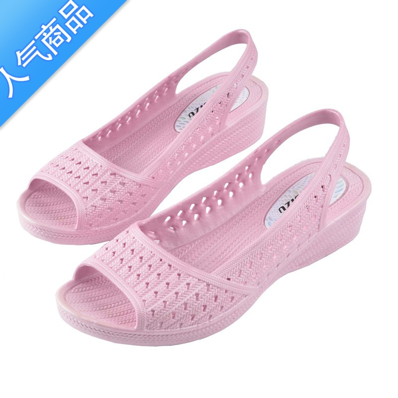 suntek2019新款鱼嘴塑胶凉鞋女防水坡跟妈妈鞋软底白色护士鞋夏季沙滩