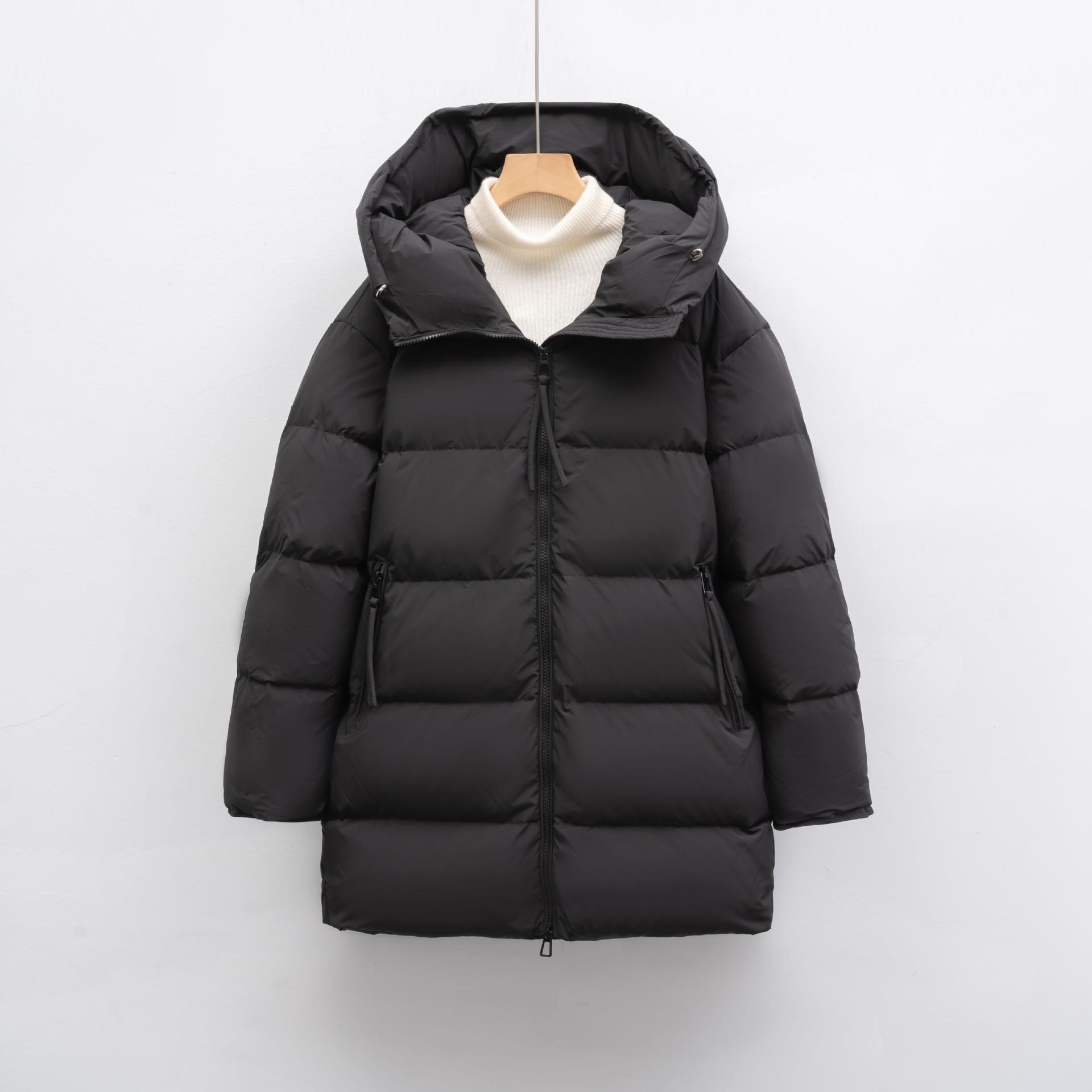 白鸭绒纯色简约连帽羽绒服女宽松新款冬中长款加厚外套潮高清大图