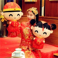 瑞仕兹 结婚压床娃娃婚庆娃娃一对新款娃娃公仔新婚大号情侣送闺蜜喜娃抱枕靠枕50cm婚房布置结婚用品毛绒玩偶婚房摆件