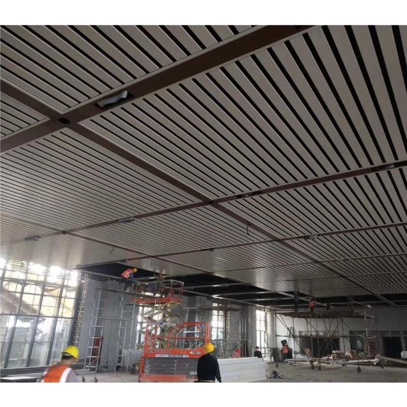 20*60 铝方通 售价为每平方单价 含税含安装 面积需增加5%的安装损耗