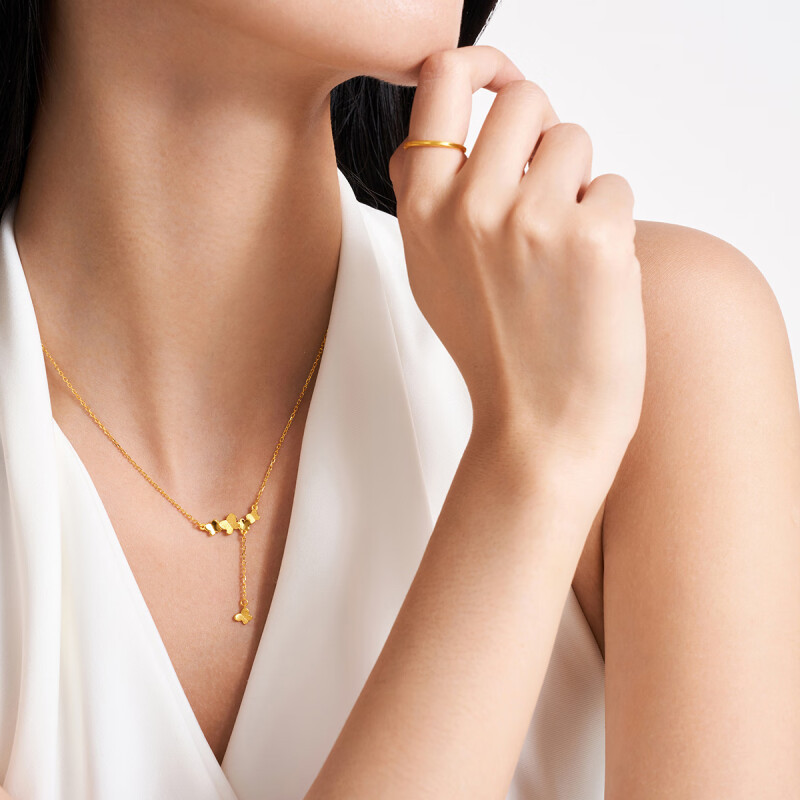 周大福简约时尚足金黄金戒指女(工费:80计价)F221474高清大图