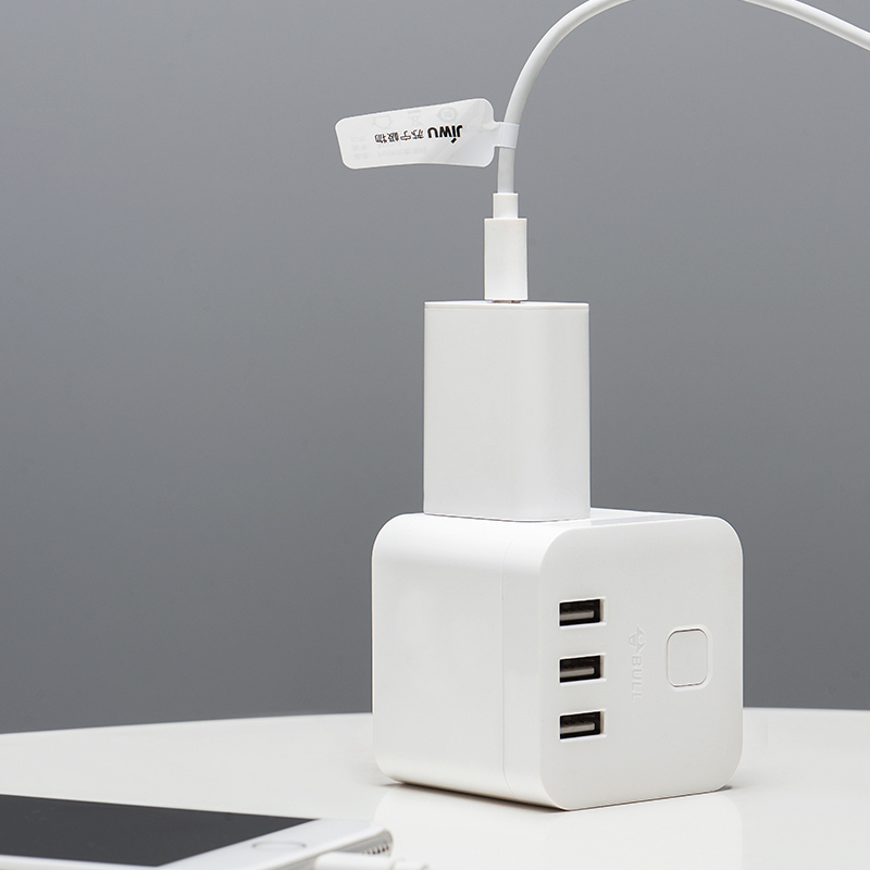 苏宁极物苹果PD快充C口Type-C充电器20W快充头支持iphone13/12/iPad Pro/MacBook