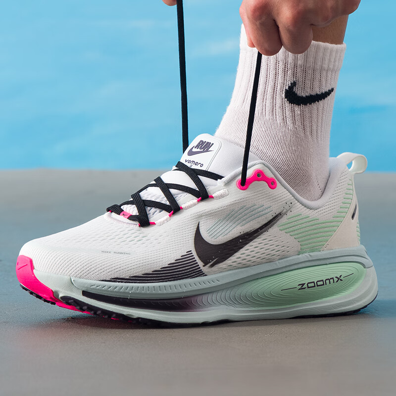 耐克（NIKE）男鞋新款运动鞋低帮轻便舒适健身训练缓震VOMERO 18跑步鞋IM6676-104 ZP高清大图