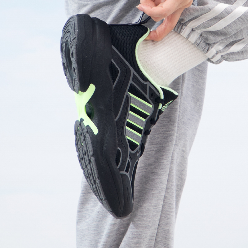 Adidas/阿迪达斯男鞋新款耐磨舒适透气运动跑步鞋ID6233 ZP