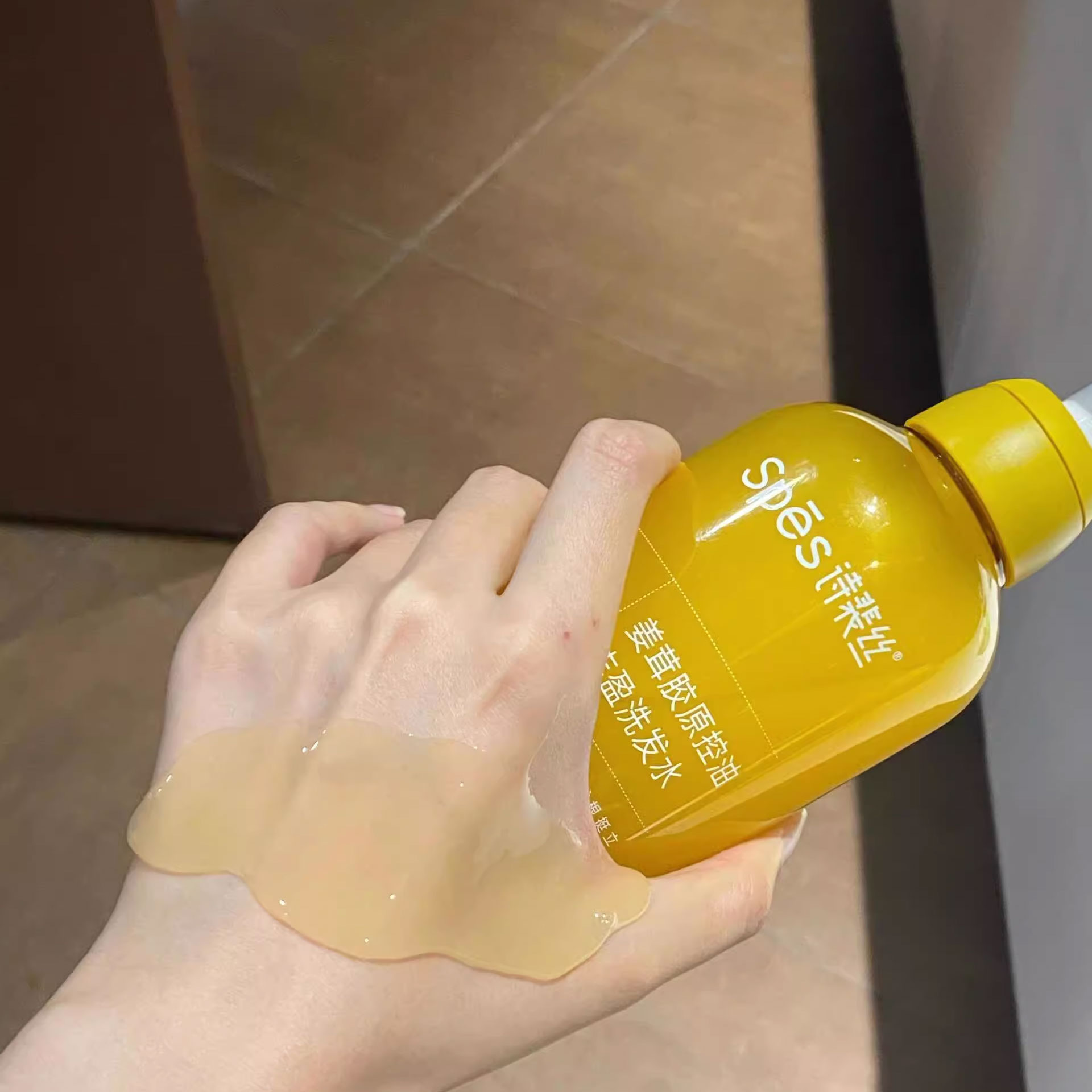 Spēs姜茸胶原控油丰盈洗发水475ml高清大图