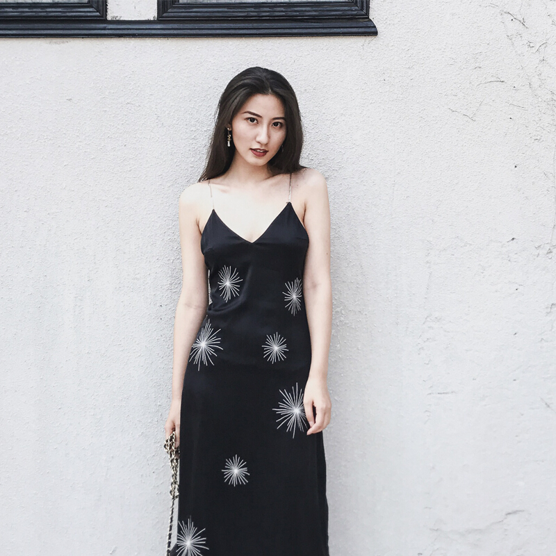 2018夏性感长裙烟花重工刺绣带高腰连衣裙女沙滩度假裙女星星刺绣