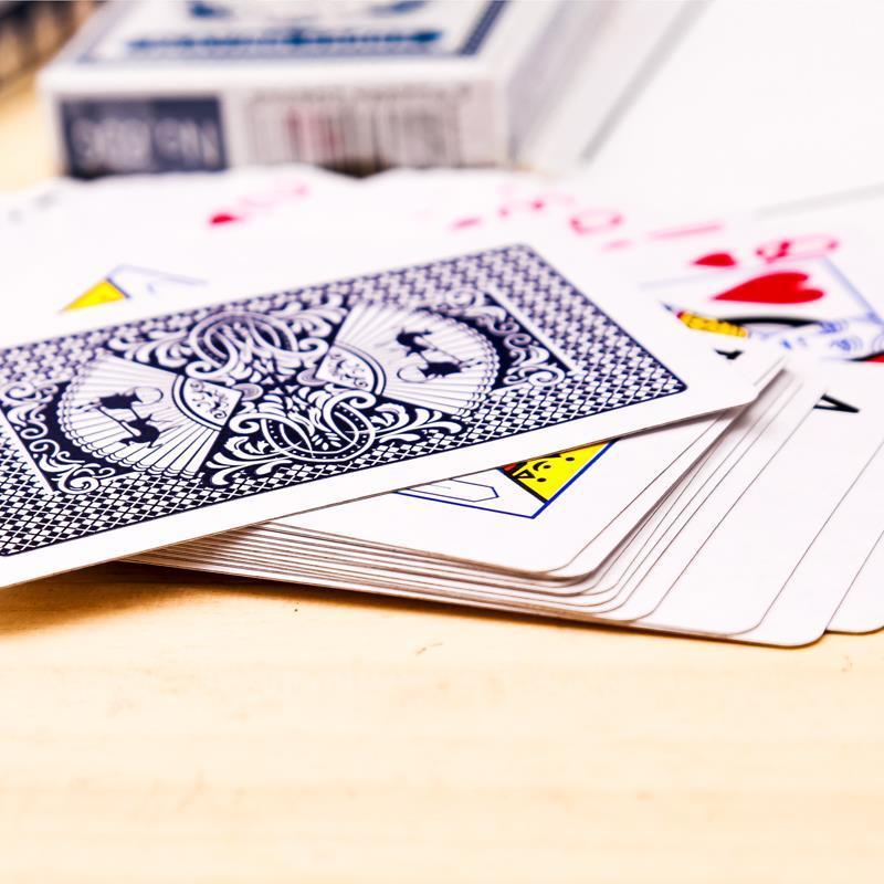 厂家扑克牌普通娱乐家用纸牌游戏道具桌游斗地主加厚扑克牌m7